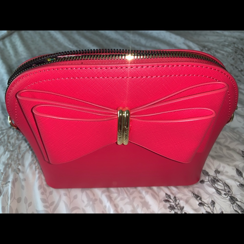 hot pink betsey johnson bow purse!